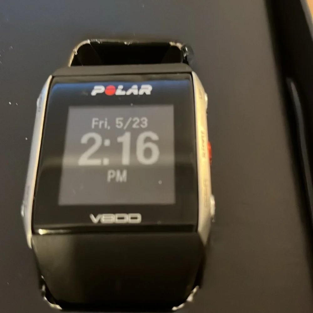 Polar V800 Bluetooth Heart Rate Monitor GPS Smart Chronograph Multi-Sports Watch